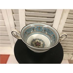 Wedgwood Florentine Turqouise Footed Cream Soup Bowl interior hairline bargain